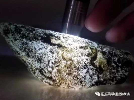 翡翠什么是脱砂（翡翠什么叫脱沙）-图2